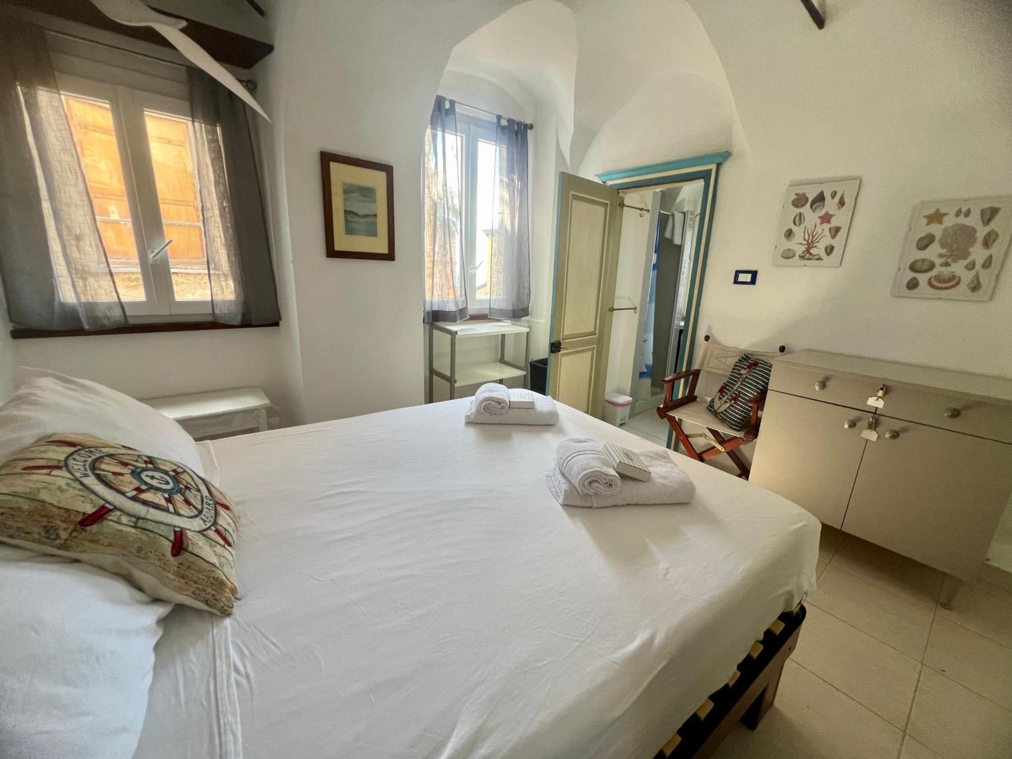 Suite Terrace In Pigna - Санремо Экстерьер фото