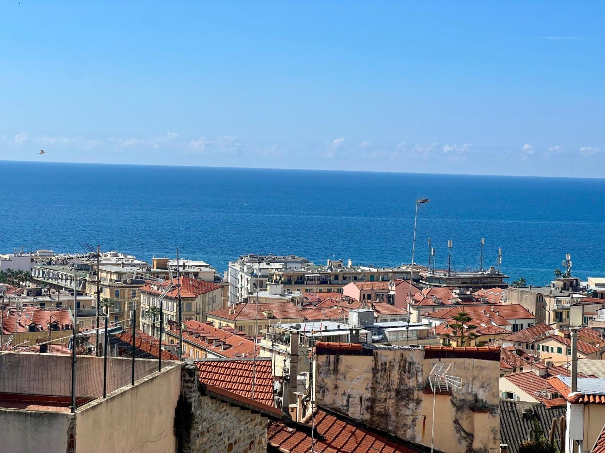Suite Terrace In Pigna - Санремо Экстерьер фото